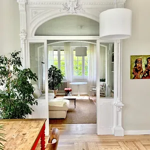 https://villa-independiente-con-jardin-centro-de-pamplona.sansebastianhotels.net